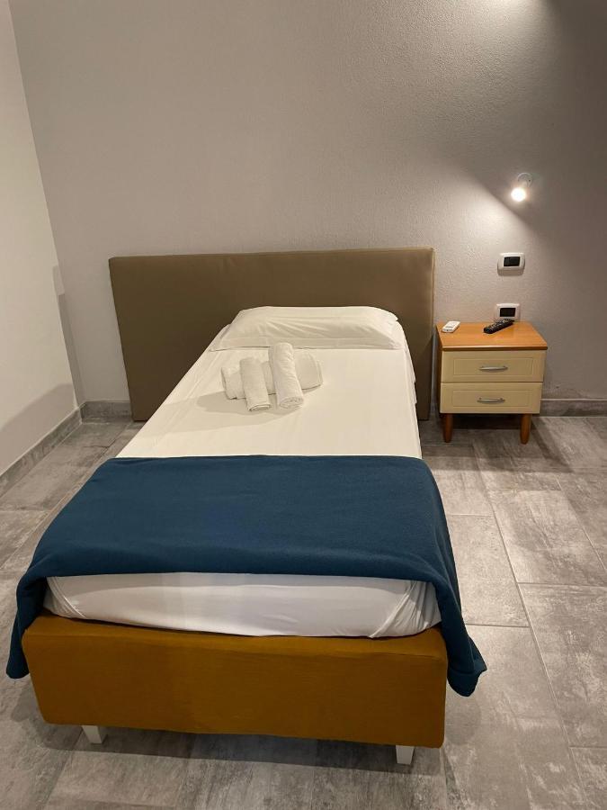 Casa Camere Pistis Assemini Buitenkant foto