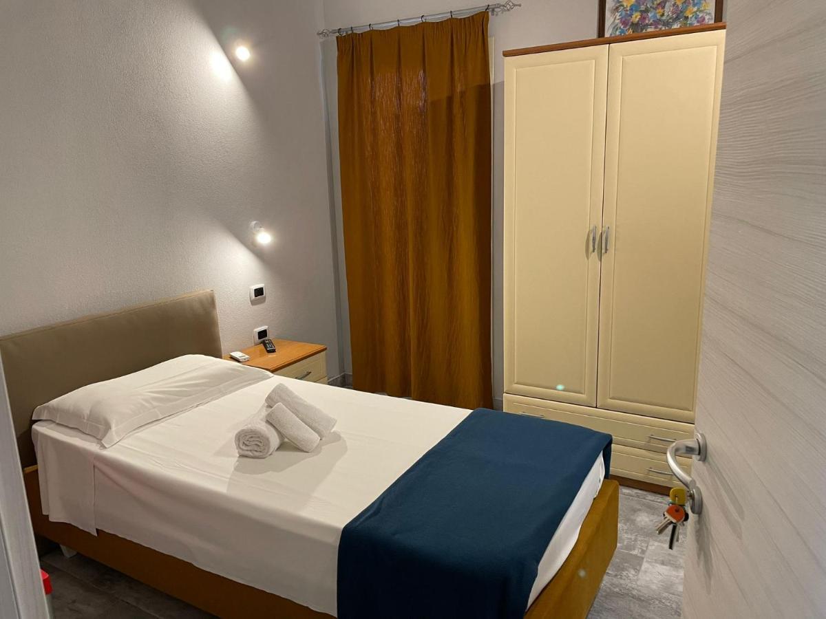 Casa Camere Pistis Assemini Buitenkant foto
